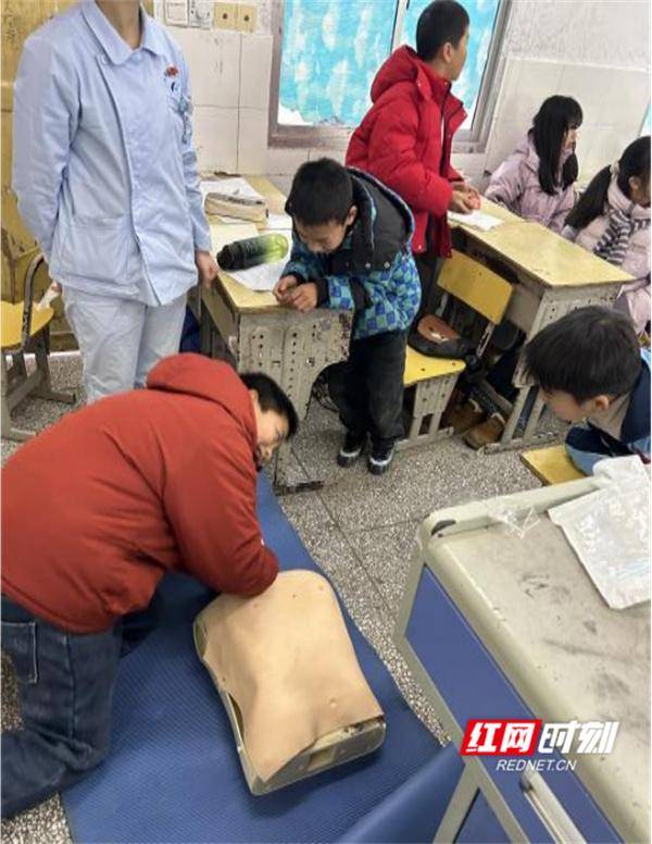 永州市中心醫院走進朱家山小學開展流感防控活動
